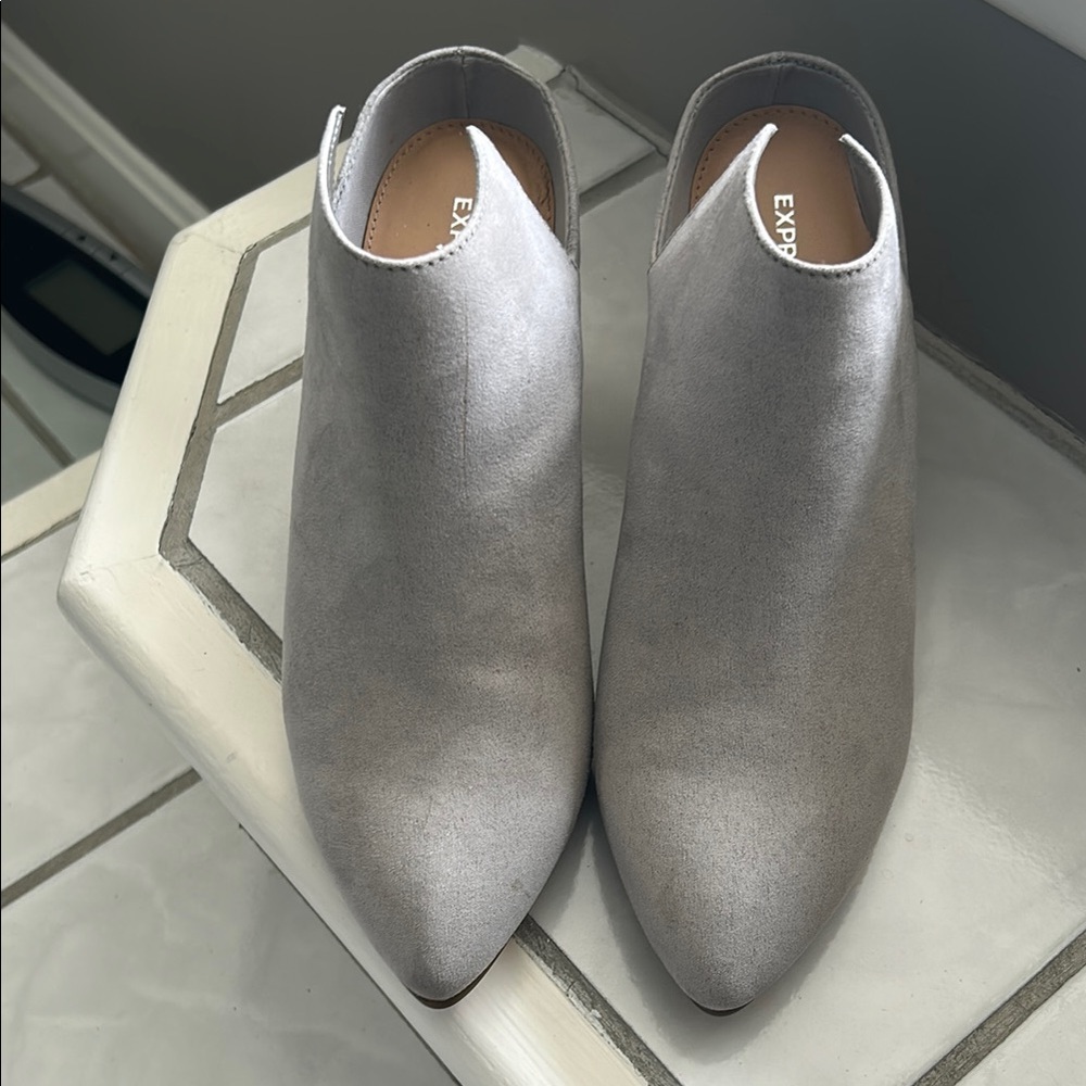 Express Women's Gray Ankle Boots